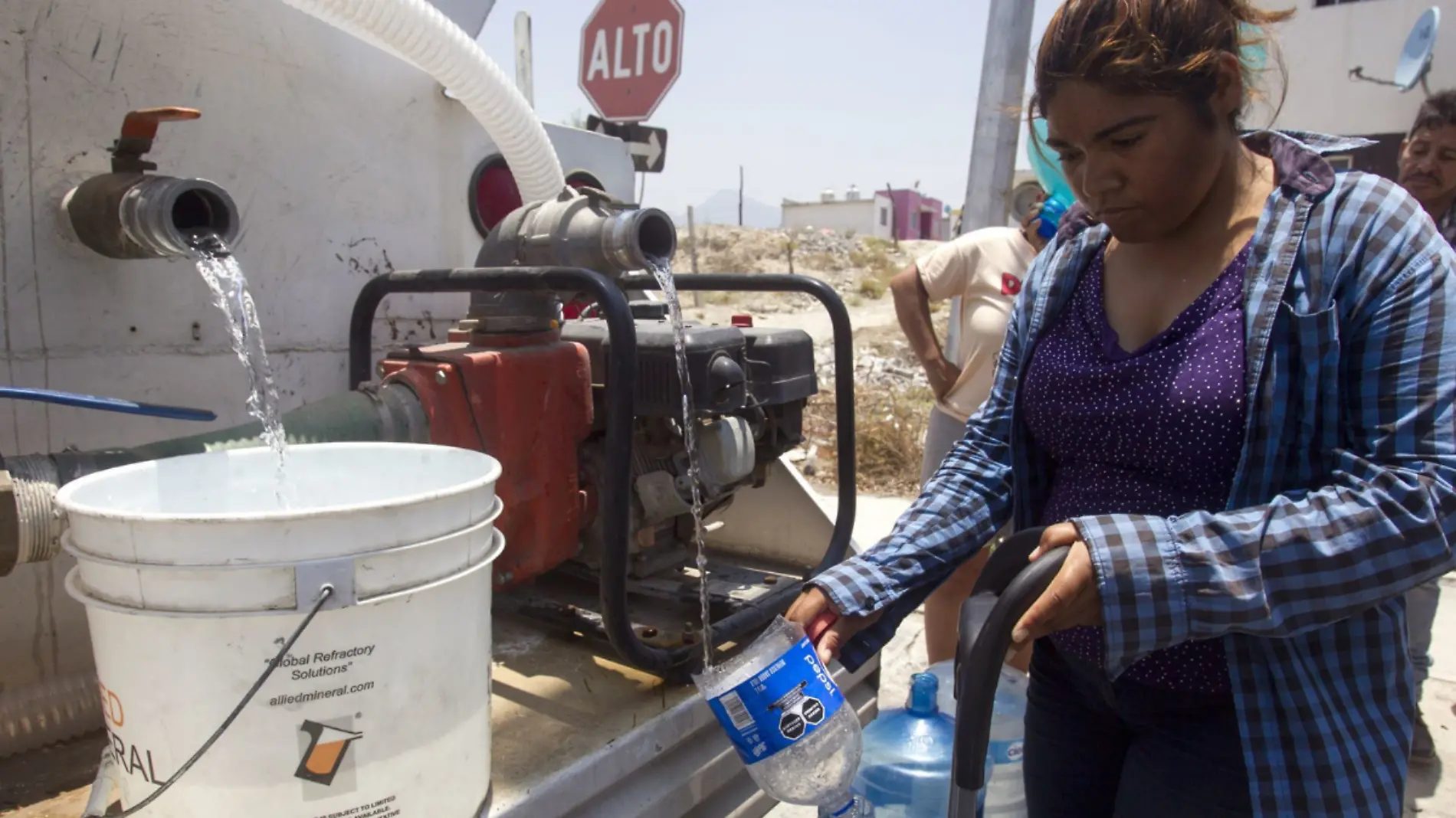 Falta de agua en NL es porque se privilegió el desarrollo de empresas, acusa AMLO